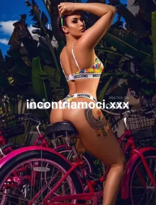 3514747968 - Bellezza Nuova Da Leccare Bene E Sfondare Massaggi
