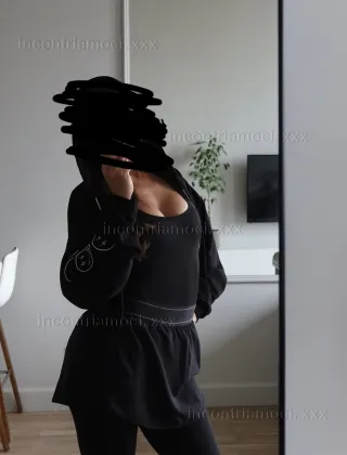 3496700090 - Giovane Studentessa Del Vomero Fino A Tardi Notte