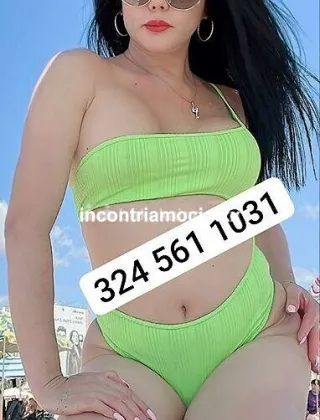 3245611031 - Appena Tornata In Citta Genevieve?Trans Foto