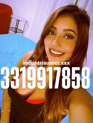 3319917858 - Laura