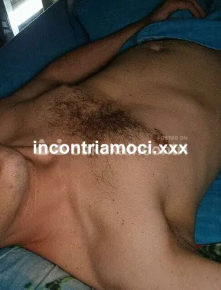 3495801125 - Giovane Operaio In Cerca Di Avventure Con Coppie