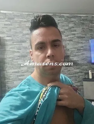3928464742 - Cornuto Fa Fottere La Sua Lei Da Gruppi Di Ragazzi
