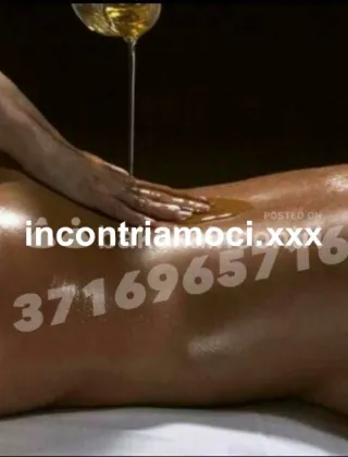 3716965716 - Zara Erotica Prima Volta In Citta