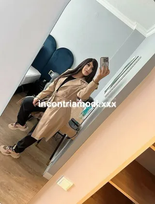 3287944021 - Trans Mistress Bari
