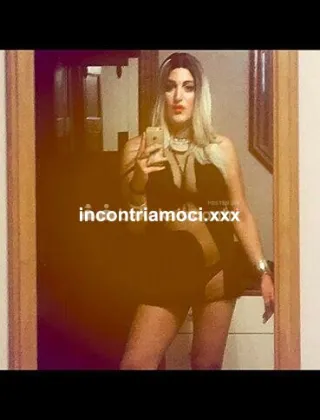 3758450782 - Coppia A Lucca Bollente