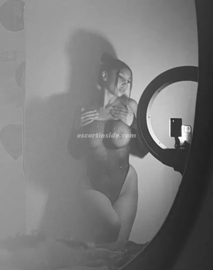 Escort Girl