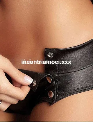3513911273 - Coppia Trasgresiva Lui Cornuto Marito Lei Moglie