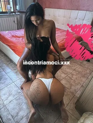 3534824830 - Due Amica In Sieme Vieni Passare Un Po' Di Tempo