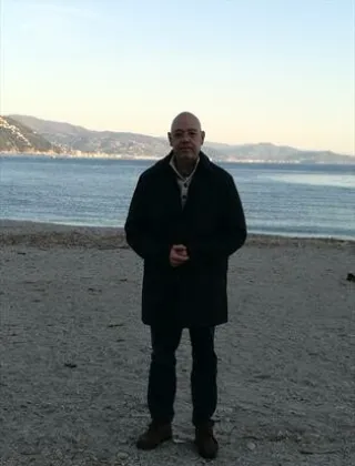 3892118913 - Uomo Serio 51 3892118913