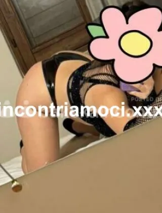 3509678904 - Eveline ? Studentessa