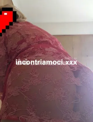 3509051217 - Anna Amante Della Latto B Anche A Naturale