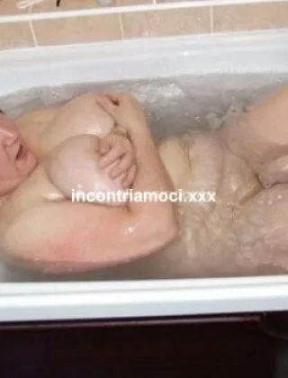 3895274422 - Escort Milf Salerno