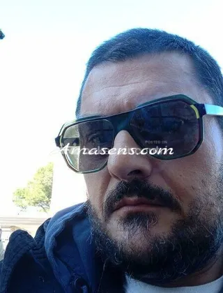 3511062622 - Coppia O Donna Che Si Vogliono Fare Guardare O