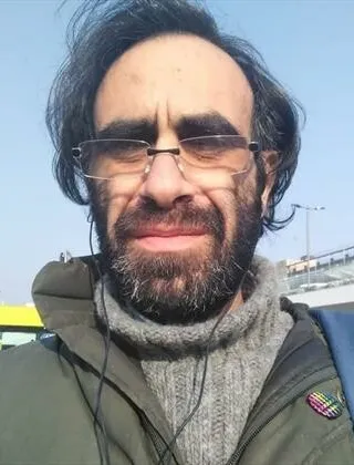 3792125135 - Uomo Cerca Ragazza 3792125135