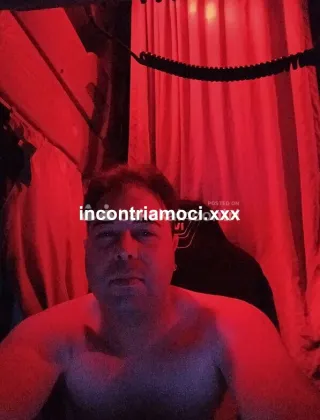 3460959637 - Giovane Camionista In Sosta