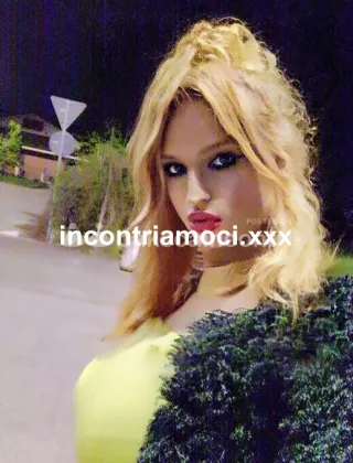 3384001290 - Giovane Ragazza Trav Molto Femminile Cerca Ragazzi
