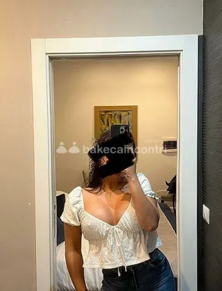 3762814195 - Giovane Studentessa Del Vomero Fino A Tardi Notte