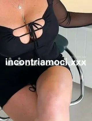 3762565174 - Coppia Cerca Ragazzo Di Colore Nero... Leggi