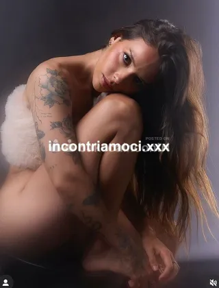 3332970693 - Victoria Gola Di Velluto? Dolce? E Giovane ?