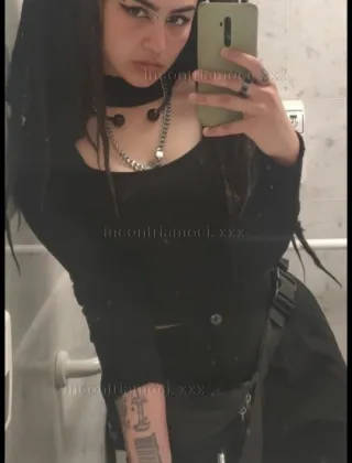 3516902201 - Giovane Ragazza In Cerca Di Esperienze