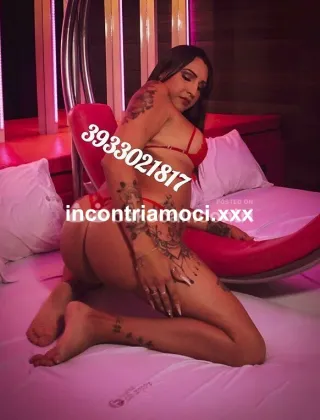 3933021817 - Trans Mistress Roma