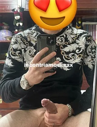 3791436175 - Ragazzo Super Pulito, Elegante E Affascinante Per