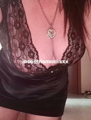 3520210549 - Donna Formosa Italiana Incotro Car Sex Tettona