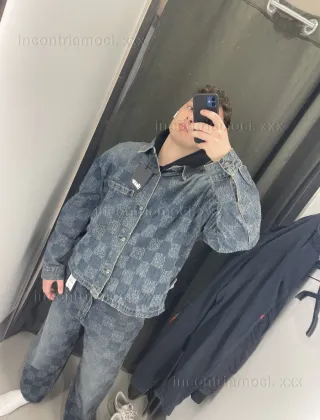 3245914558 - Ragazzo Di 20 Anno