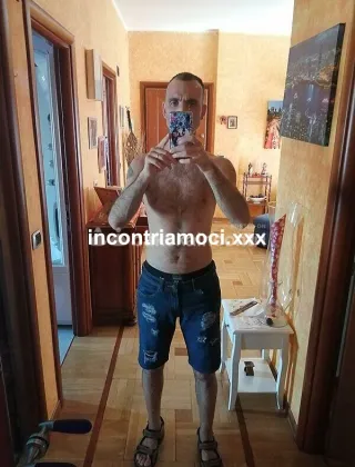 3388581519 - Giovane Rgazzo Capace Di Intattrenerti Con Vari