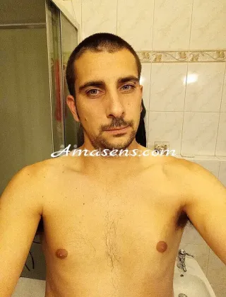 3485199147 - Bel Ragazzo Ben Dotato Cerca Divertimento