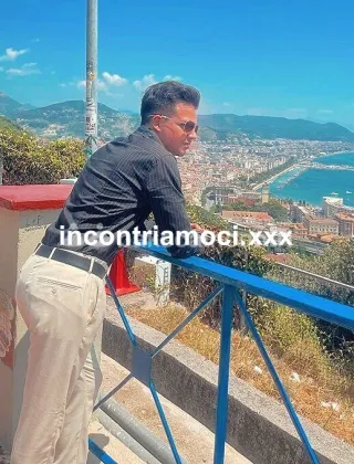 3453968661 - Un Uomo Per Far Sentire Da Favola Una Donna