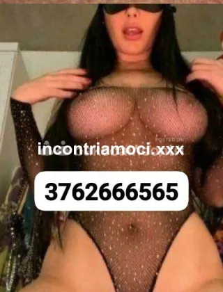 3762666565 - Italiana Focosa Nifomane Di Cazzo Baci Con Lingua