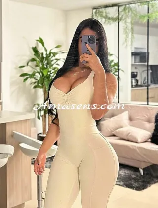 3505744700 - ?Ragazza Passionale, Giovane, Brasiliana