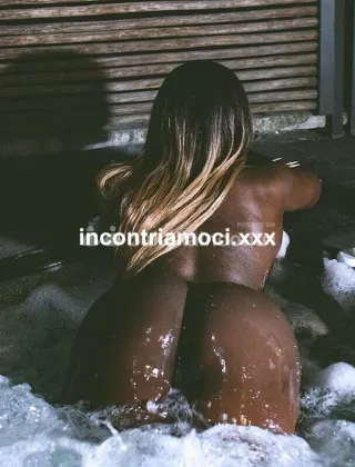 3533959661 - Arrivata La Dea Del Sesso Caricata Di Latte Per