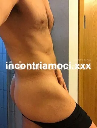 3791506618 - Bel Ragazzo Atletico Ospita Donna O Trans