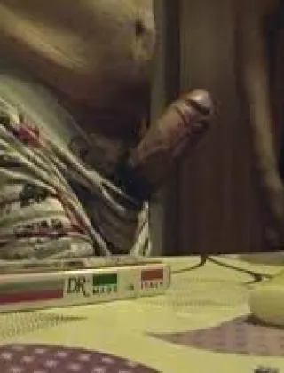 3294695290 - Sono Medico E Cerco In Zona Compagnia Donna Turni