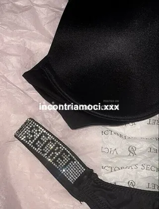 3456197488 - Solo Foto Dei Miei Piedini 37,5 Etnia Latina