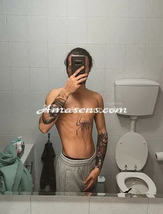 3518961668 - Giovane Singolo Per Coppie