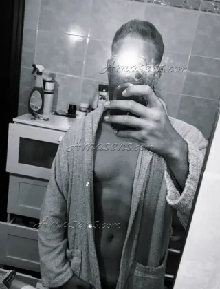 3519376615 - Ragazzo Giovane Che Vuole Divertirsi